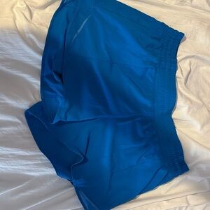 Lululemon EUC Hotty Hot short 4”